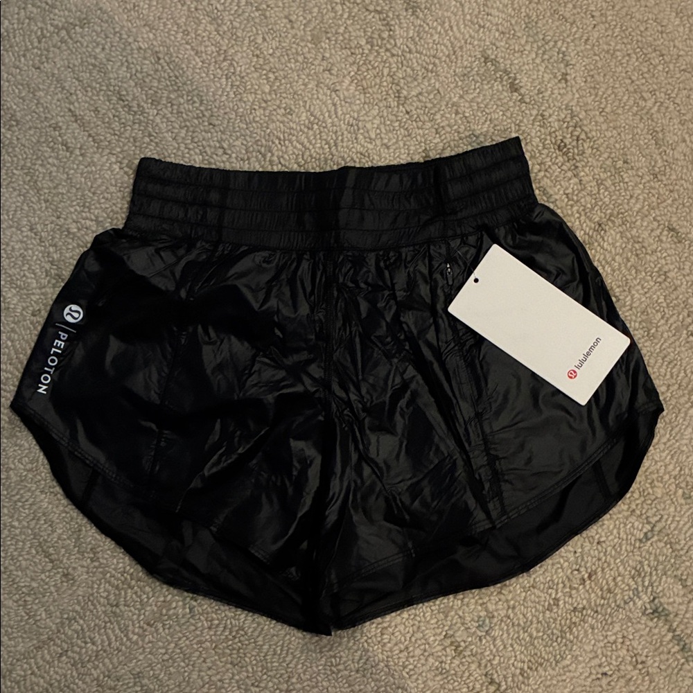 Lululemon X Peloton Hotty Hot Short 4” (6)